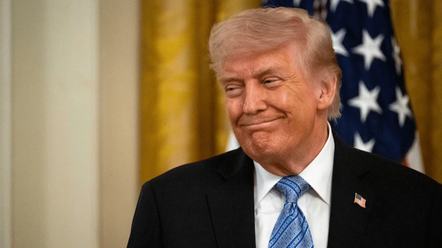 Trump adia decreto sobre IA, citando necessidade de competir com China