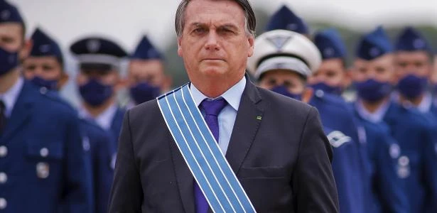 Bolsonaro diz ter pedido flexibilização para entrada de estudantes nos EUA