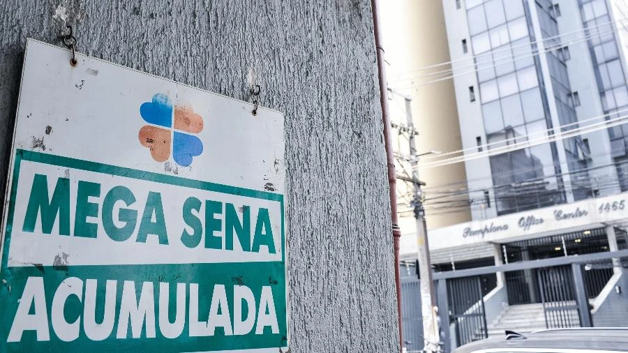 Mega-Sena: quanto R$ 20 milhões rendem todo mês na poupança e no Tesouro