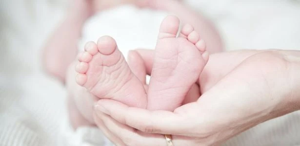 Pais dão nome de provedor de internet à filha por 18 anos de Wi-Fi grátis