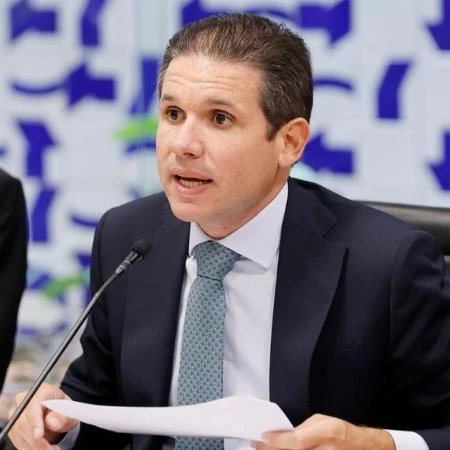 Sob pressão do setor produtivo, cresce oposição à alta do IOF no Congresso Mariana Barbosa