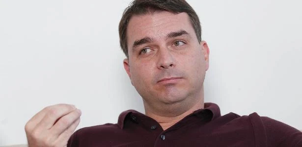 Assessor de Flávio Bolsonaro era 'determinante' em esquema, diz MPRJ