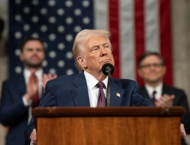 Trump anuncia acordo comercial com Vietnã e impõe tarifa de 20% sobre importações