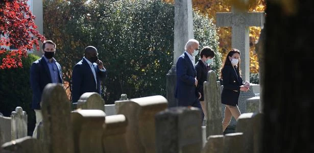 Segundo presidente católico dos EUA, Biden vai à missa depois de eleito