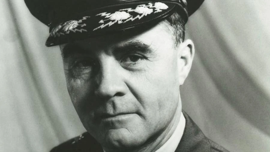 Piloto que bombardeou Hiroshima fundou maior empresa jatinhos do mundo Alexandre Saconi