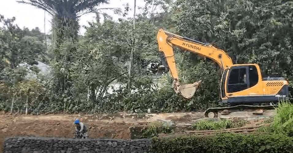 Dezenas de obras de contenção realizadas em Petrópolis são para recuperação de margens de rios