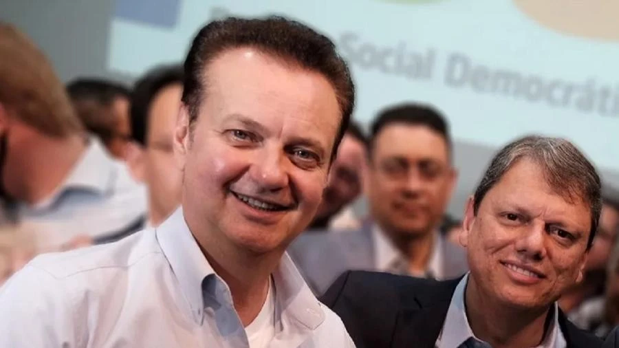 'Tarcísio ouviu conselheiros errados ao radicalizar', diz professor da FGV
