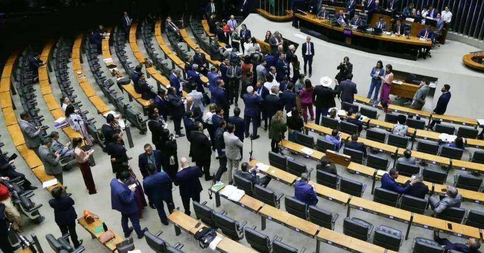 Câmara pressiona por aumento no número de deputados