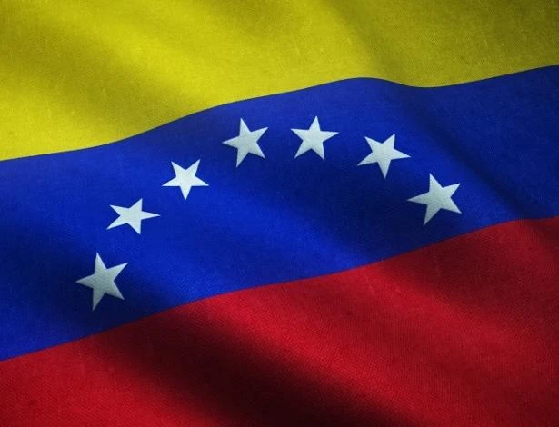Venezuelanos voltam às urnas em eleições locais e legislativas neste domingo (25)