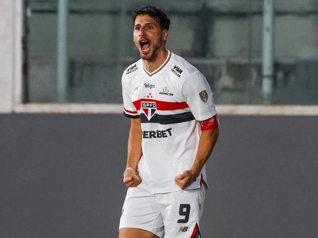 Calleri sofre lesão ligamentar no joelho esquerdo e deve perder o restante da temporada