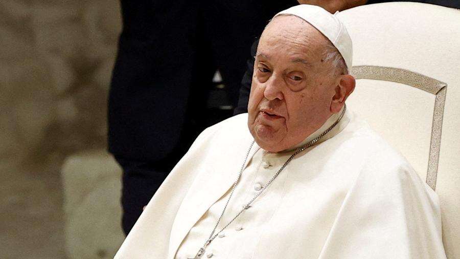 Radiografia de tórax confirma melhora do papa Francisco, diz Vaticano