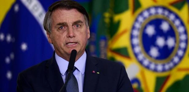 Não há corrupção, diz Bolsonaro. Queiroz deu 89 mil razões para duvidar
