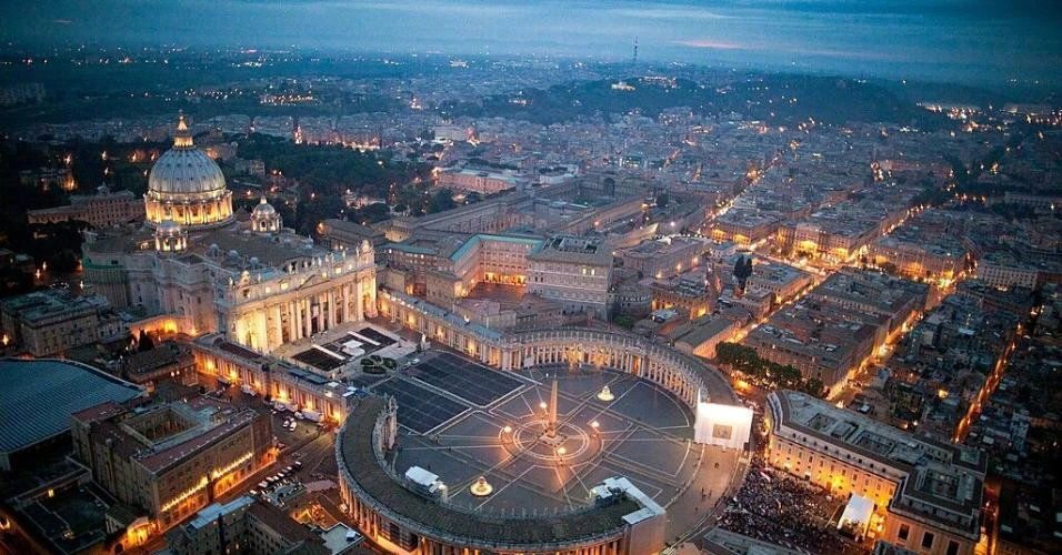 Vaticano e Big Techs: a Igreja Católica entre o alerta ético e ?a parceria estratégica em Inteligência Artificial