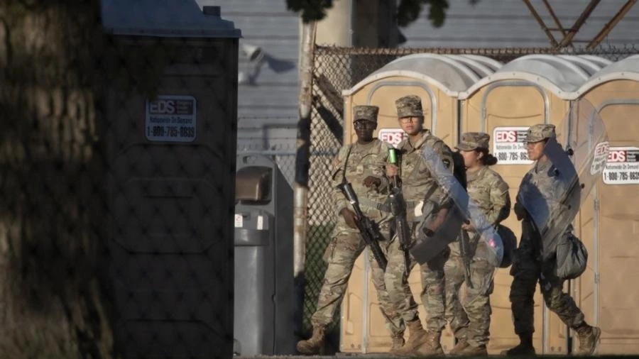Trump pede a prisão do prefeito de Chicago; militares chegam a cidade