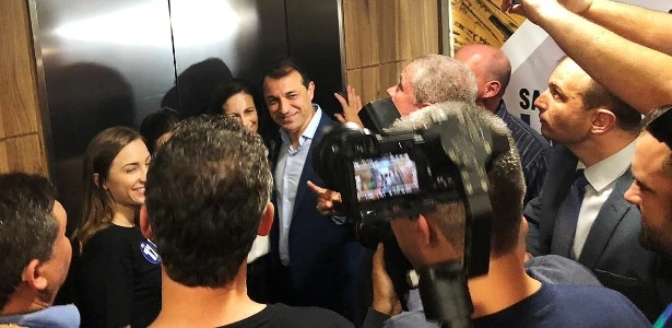 Pedido de abertura de impeachment contra governador do SC avança