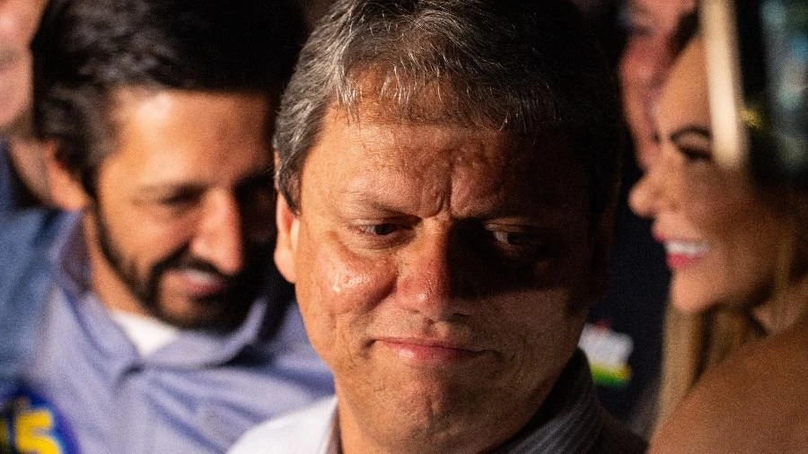 Tarcísio está entre amigo e ex-ministro de Bolsonaro para vaga no TCE-SP