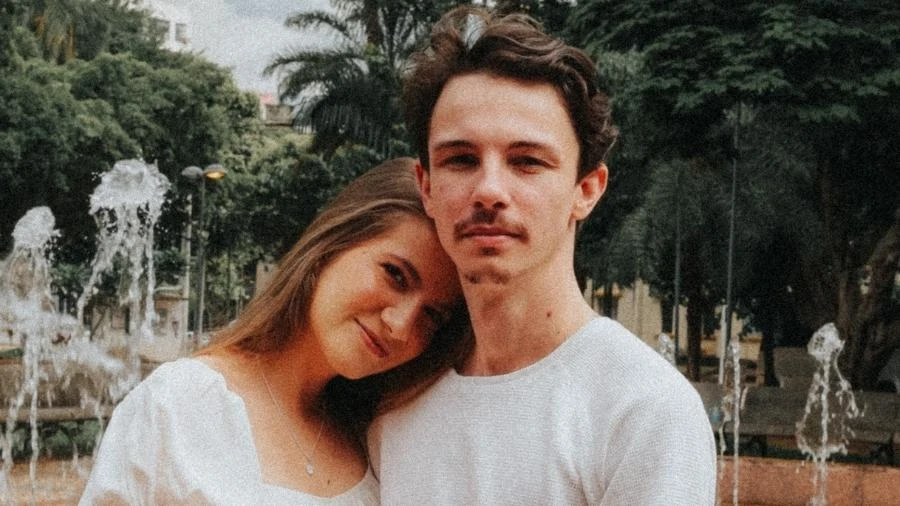 'Namoro de corte': eles só vão se beijar no altar e explicam por quê