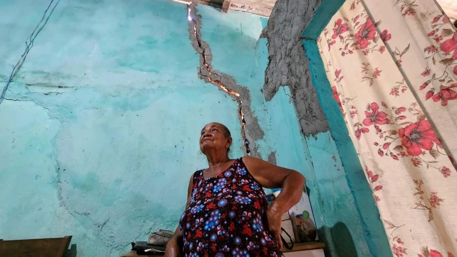 Casas rachadas e caindo: o drama de moradores em área que afunda em Maceió Carlos Madeiro
