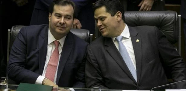Nas redes, Maia e Alcolumbre prestam solidariedade às 150 mil vítimas de covid-19