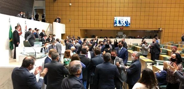 PT, PSOL, PSL e Novo se unem para derrubar pacote de Doria