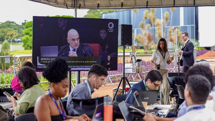 STF interroga Bolsonaro e outros sete réus da trama golpista Carolina Juliano