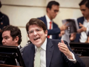 Senador baleado na Colômbia não responde a tratamento: 'Estado crítico'
