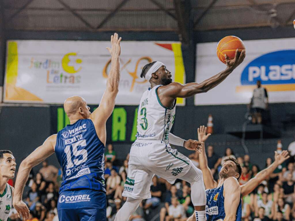 Bauru Basket encara o Farma Conde/São José na retomada do NBB Caixa