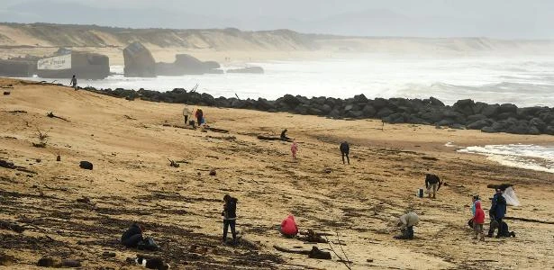 França diz que cocaína que causou 'maré branca' em praias em 2019 era colombiana