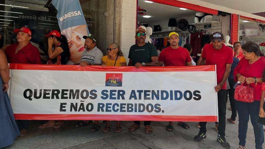 Movimentos ocupam Incra em AL para cobrar terras do pai de Tereza Collor Carlos Madeiro