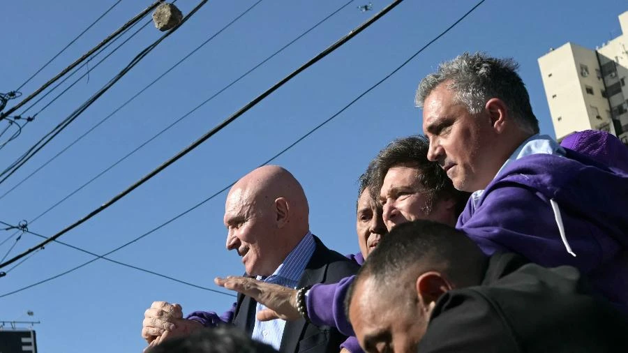 Depois de pedradas, Milei endurece discurso para controlar escândalo Coluna de Amanda Cotrim