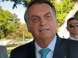 Bolsonaro deve assinar até sexta medida que renova auxílio por 3 meses