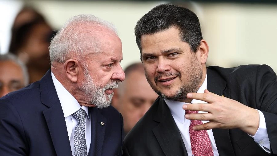 Com isenção de IR, Lula aposta que alívio no bolso pesa mais que segurança Leonardo Sakamoto