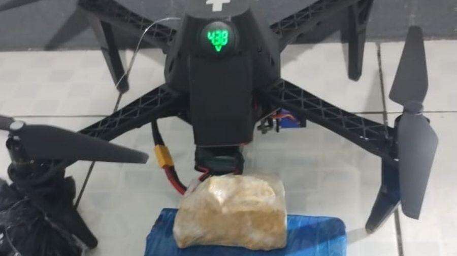 Drone com drogas tenta fazer 'delivery' em cadeia do RJ e é interceptado