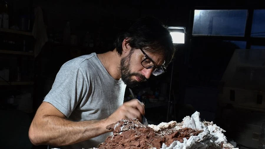 Esqueleto de dinossauro que viveu há 230 milhões de anos é achado na Argentina