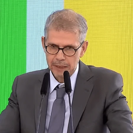 Oposição aciona PGR e TCU por contratos de sócio de Sidônio com a Caixa