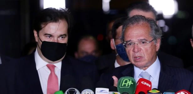 Bolsonaro diz que desentendimento entre Maia e Guedes é 'natural'