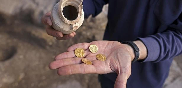 Moedas de ouro antigas são encontradas na Cidade Velha de Jerusalém