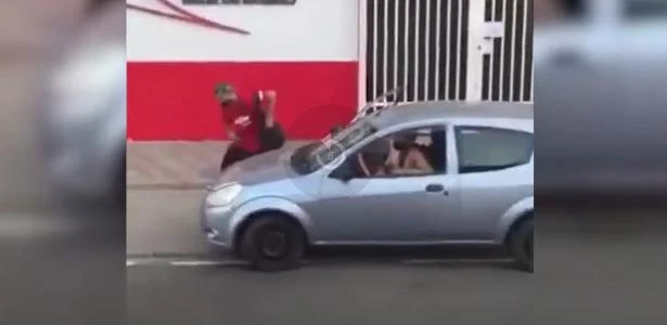 Homens armados com fuzil assaltam passageiros de trem no RJ
