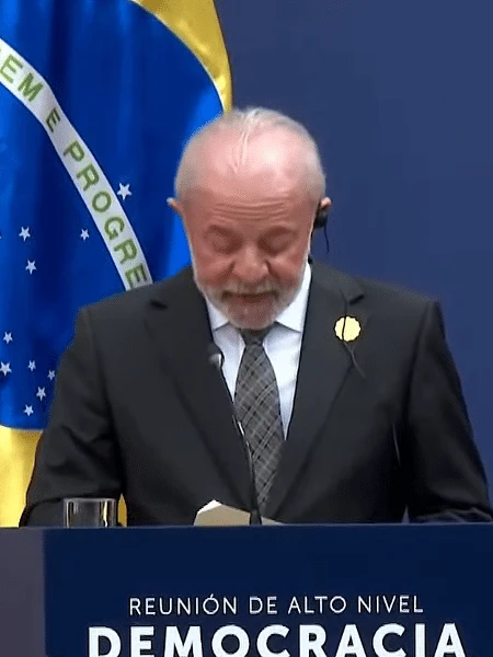No Chile, Lula fala em ofensiva antidemocrática e prega regulamentar redes