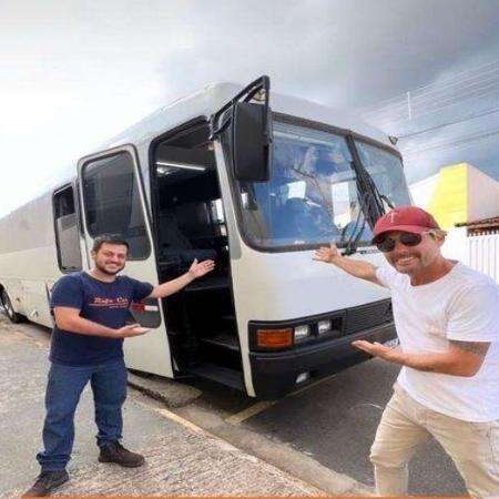 Com dívida com ex-empresário, cantor Hudson tem motorhome penhorado Rogério Gentile