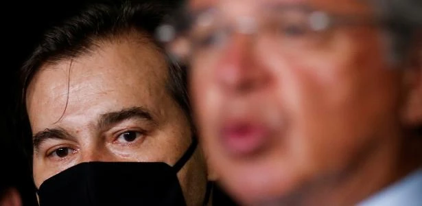 Briga com Guedes atinge ápice; Maia faz aposta ao sugerir queda de ministro