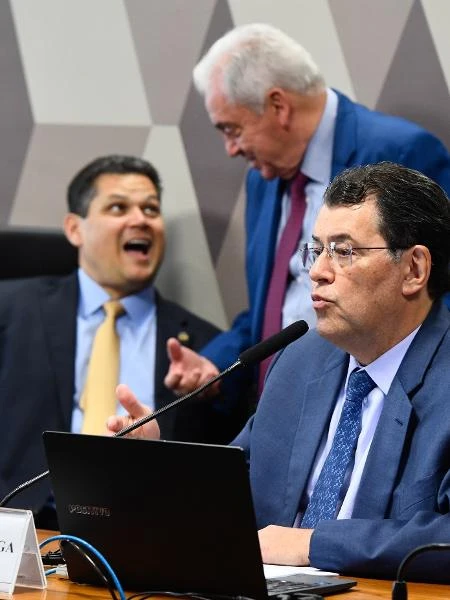 Senado tem 'Super Quarta', expõe Câmara e reinaugura dissenso entre Casas Daniela Lima