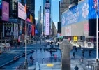 Após EUA atingir marca de 600 mil mortes por Covid-19, Nova York anula restrições da pandemia