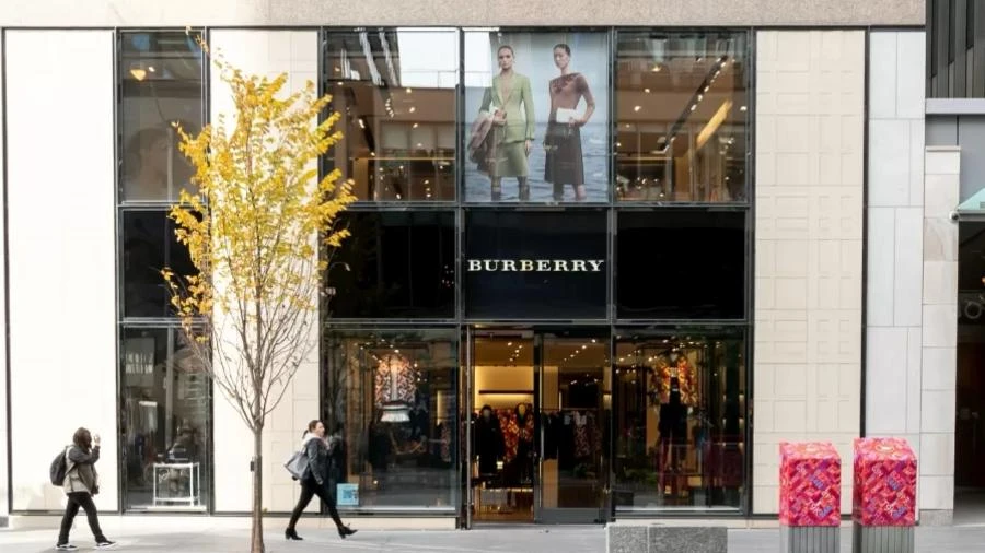 Marca de luxo Burberry quer demitir 1.700 funcionários nos próximos 2 anos