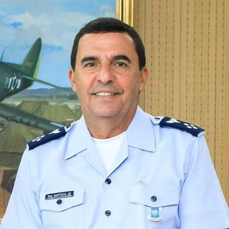 Brigadeiro contradiz general sobre prisão de Bolsonaro e critica almirante