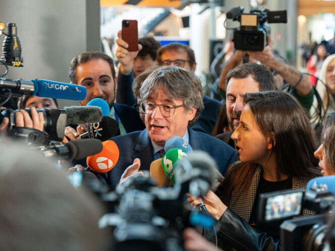 Tribunal Supremo de España investigará por terrorismo al independentista Puigdemont