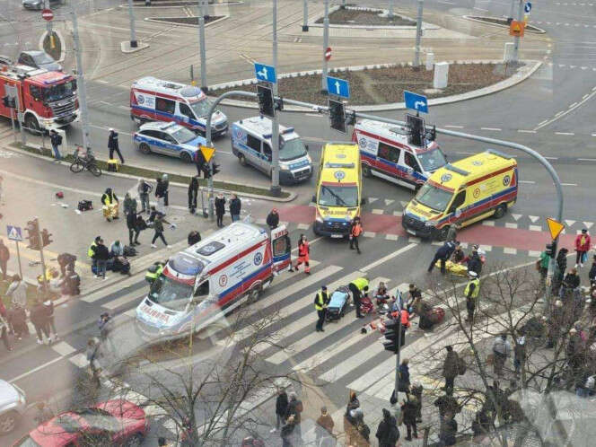 Vehículo embiste a peatones en Polonia y deja 19 heridos; graban VIDEO del momento