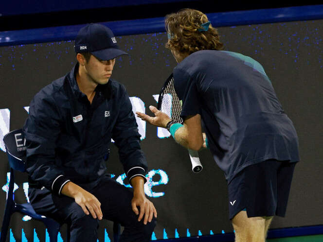 Andrey Rublev es descalificado en semifinales por gritarle a juez de línea