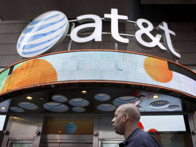 Miles de usuarios de AT&T están sin servicio de telefonía en EU; otras compañías sufren cortes