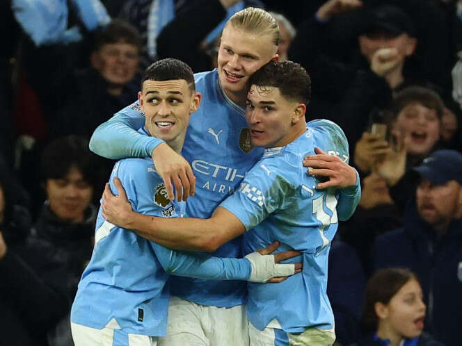 Manchester City gana en Premier League y 'coquetea' con liderato